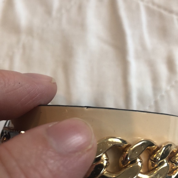 Bee🐝 Dazzling Goldtone Chain &Beige Cuff Bracelet - Picture 13 of 13